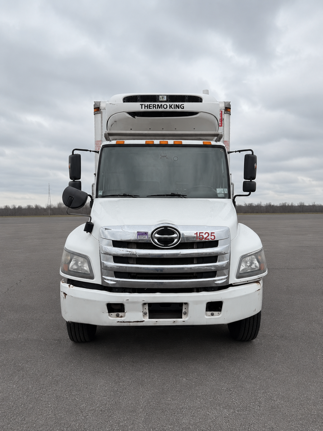 2016 Hino 338 26’ Refrigerated Box Truck with Thermo King Reefer - NO LIFTGATE-thumbmail-1
