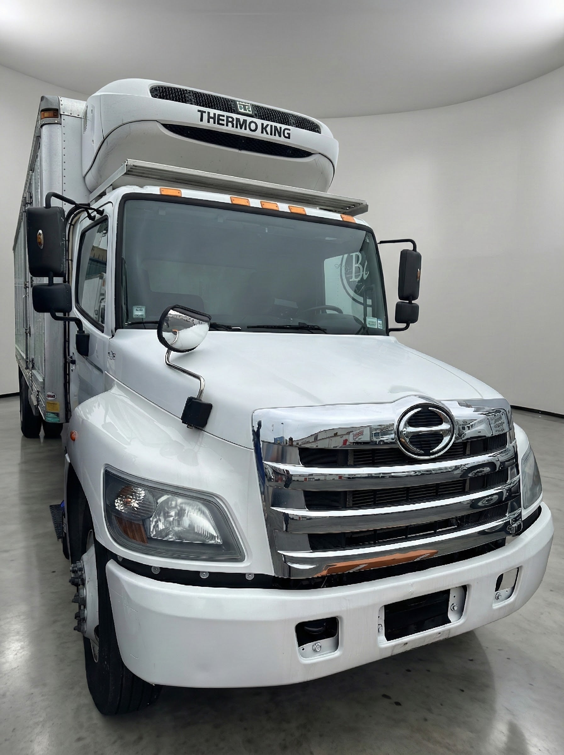 2016 Hino 338 #81780U-thumbmail-1