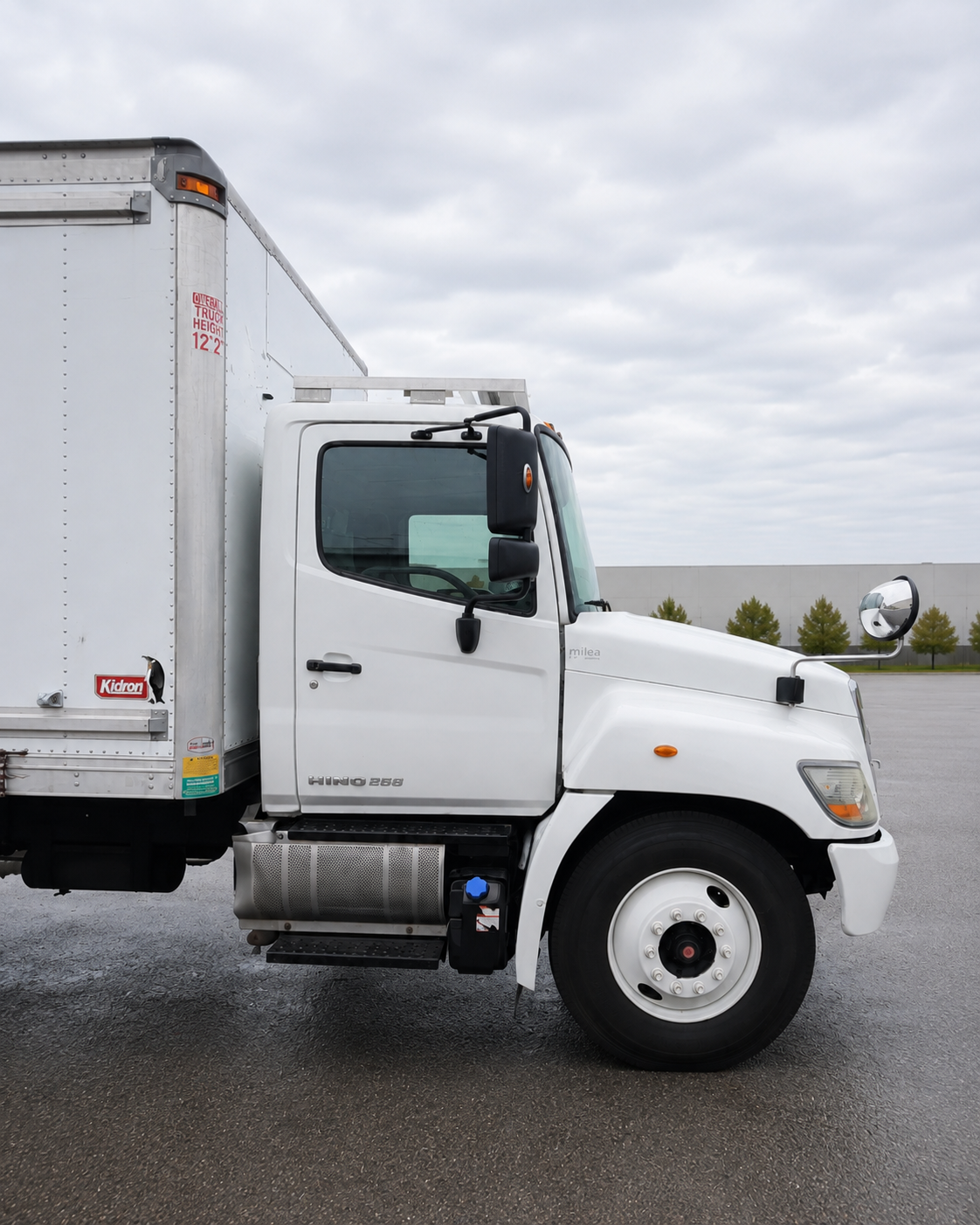 2016 Hino 338 – 26' Kidron Dry Van Body | Only 46,623 Miles | Maxon Liftgate-thumbmail-3