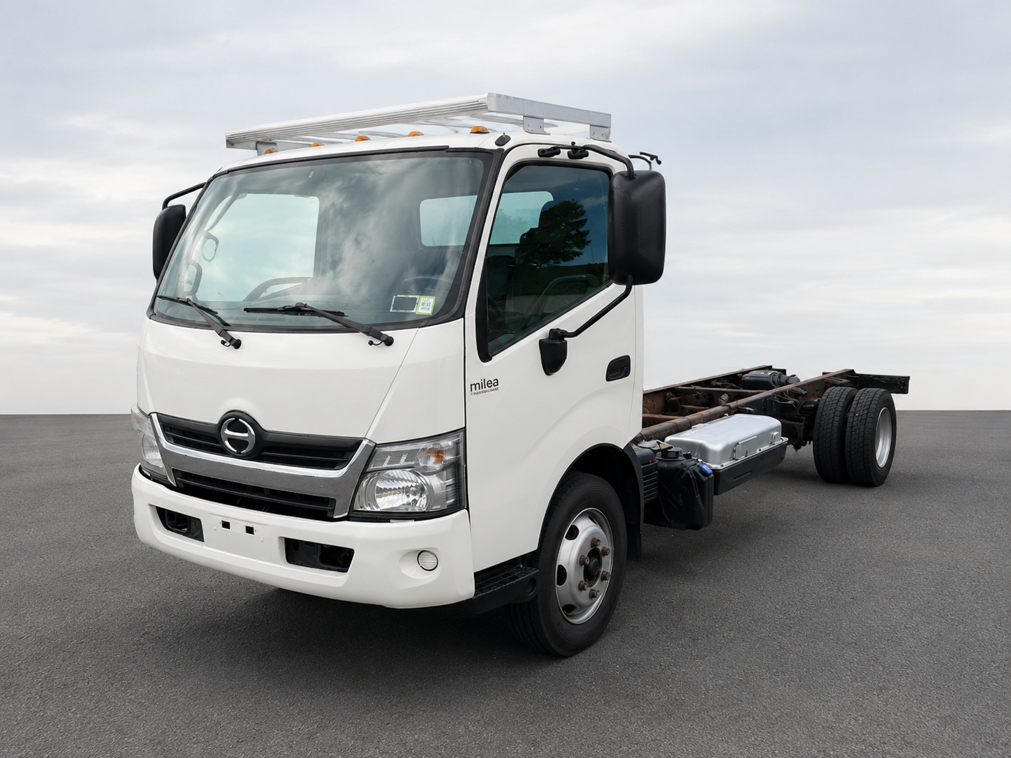 2016 Hino 195H Chassis – 93K Miles – Extended for 20FT Body-thumbmail-1