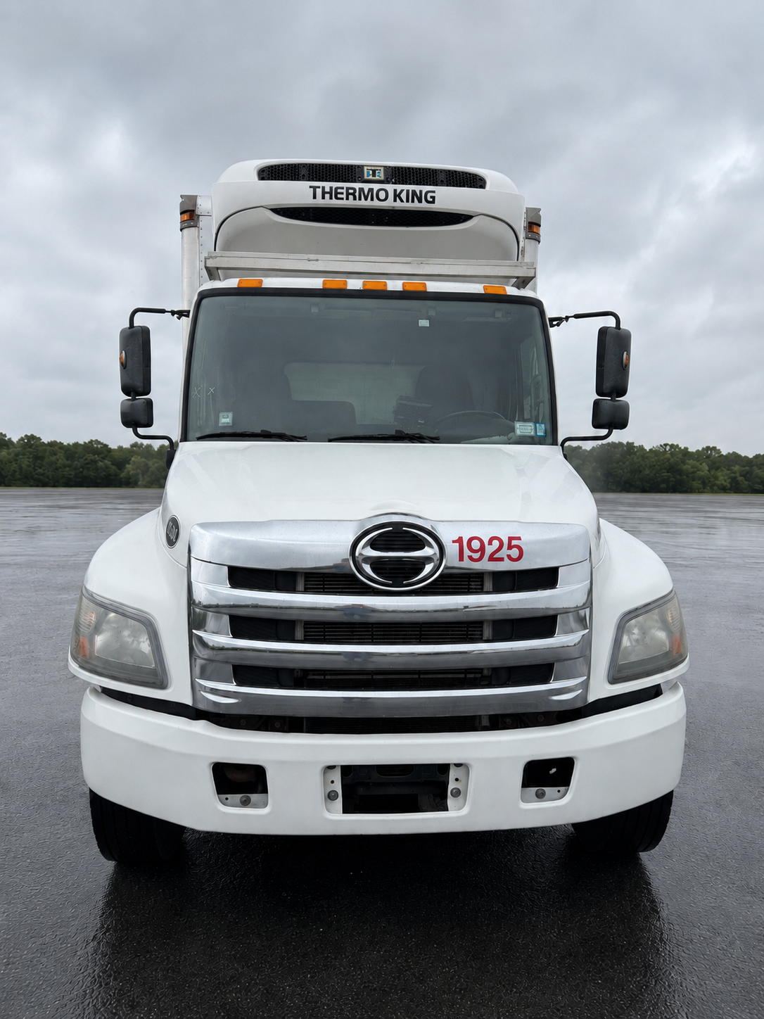 2019 Hino 268A 22’ Refrigerated Box Truck with Liftgate-thumbmail-1