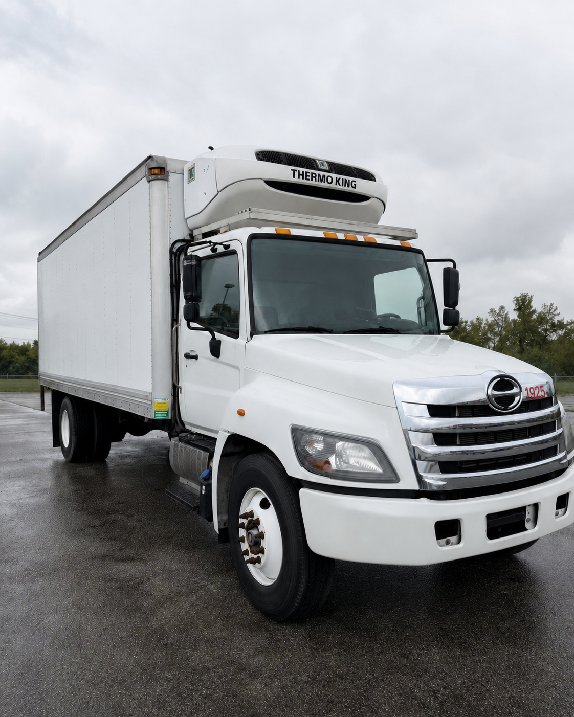 2019 Hino 268A 22’ Refrigerated Box Truck with Liftgate-thumbmail-2