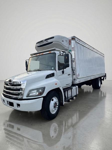 2016 Hino 338 26’ Refrigerated Box Truck with Liftgate  White   #81889U-thumbmail-1