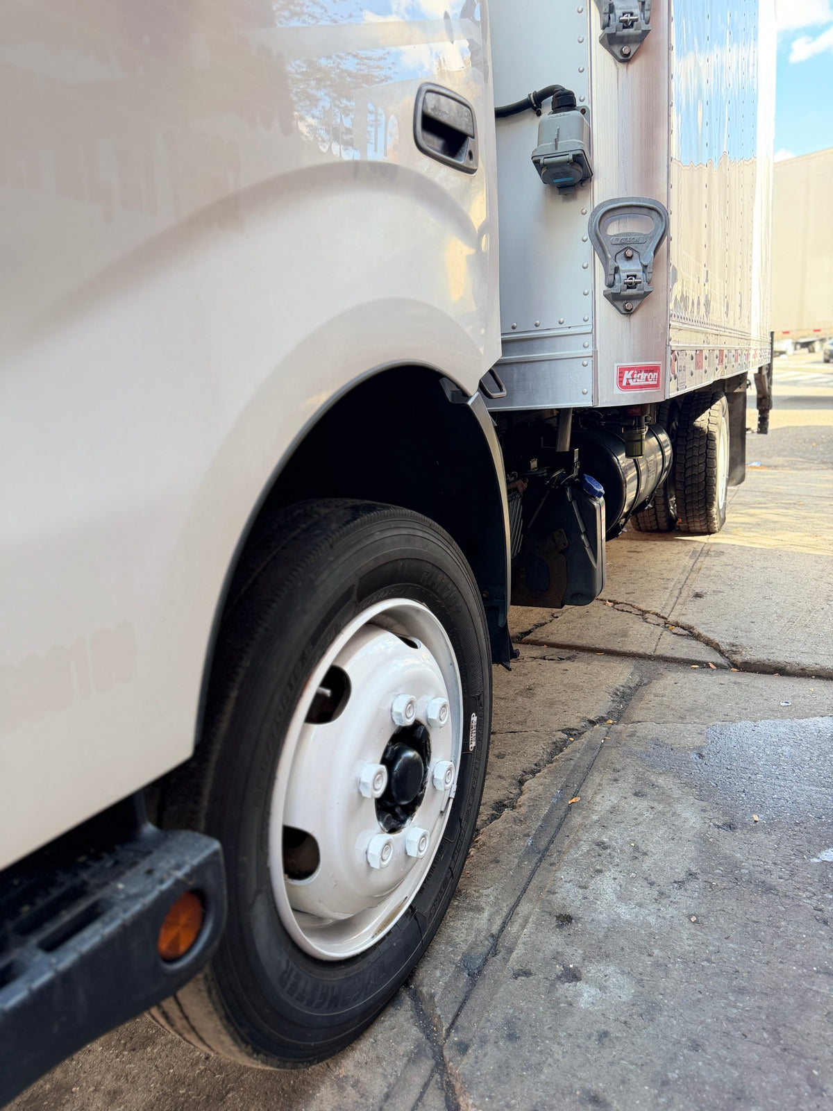 2019 Hino 195 18' Kidron Reefer Truck – Thermo King TK680R-50 – Liftgate-thumbmail-3