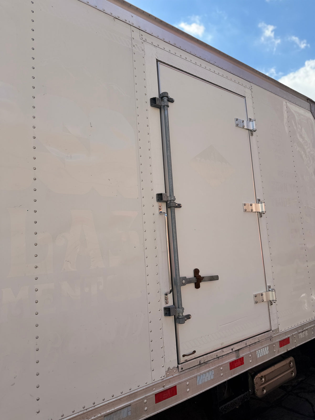 2019 Hino 195 18' Kidron Reefer Truck – Thermo King TK680R-50 – Liftgate-thumbmail-10