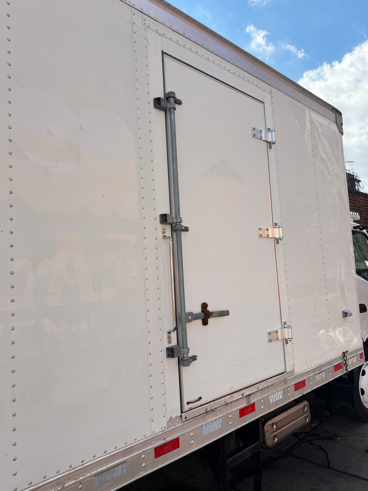 2019 Hino 195 18' Kidron Reefer Truck – Thermo King TK680R-50 – Liftgate-thumbmail-11