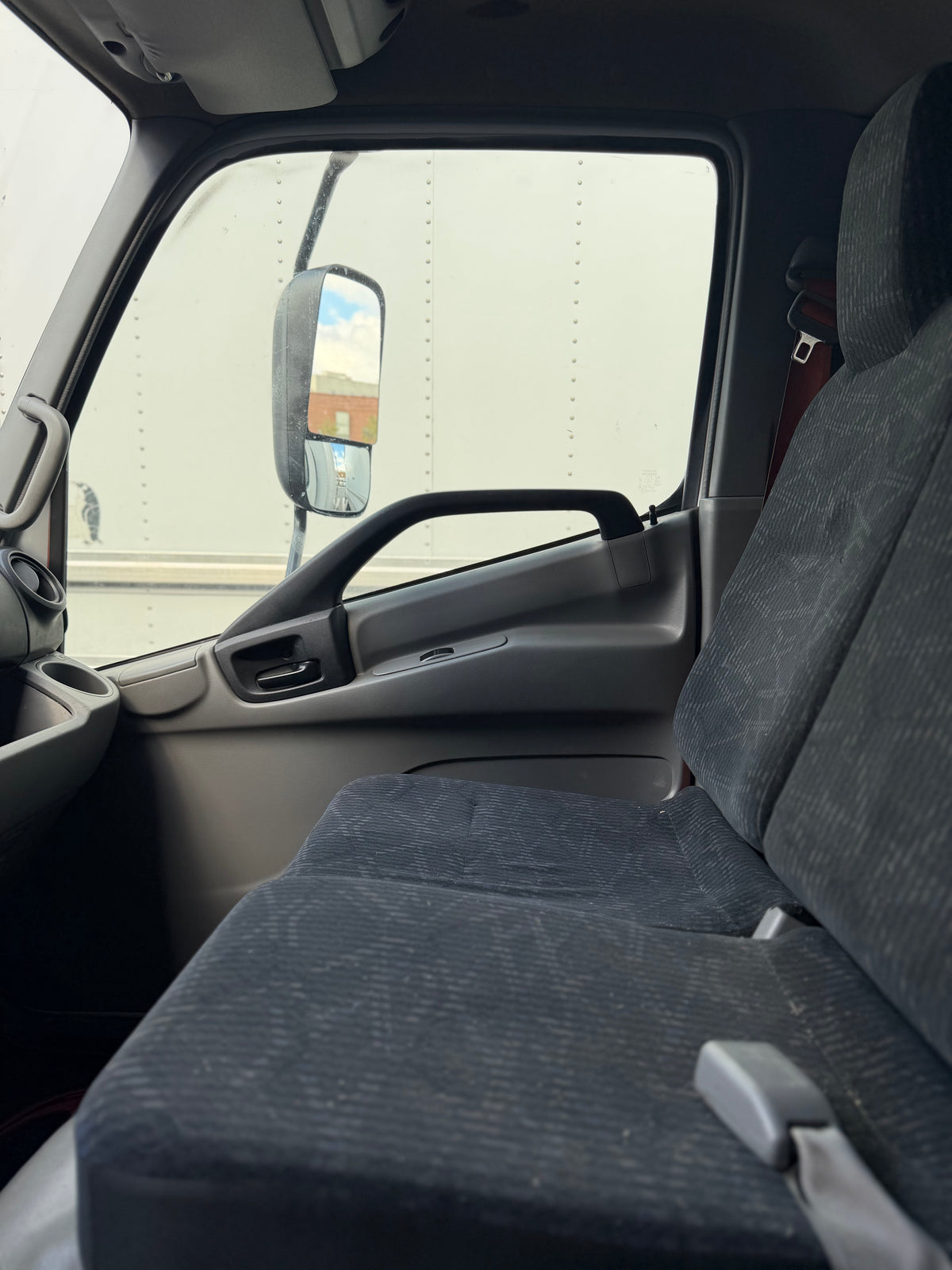 2019 Hino 195 18' Kidron Reefer Truck – Thermo King TK680R-50 – Liftgate-thumbmail-18