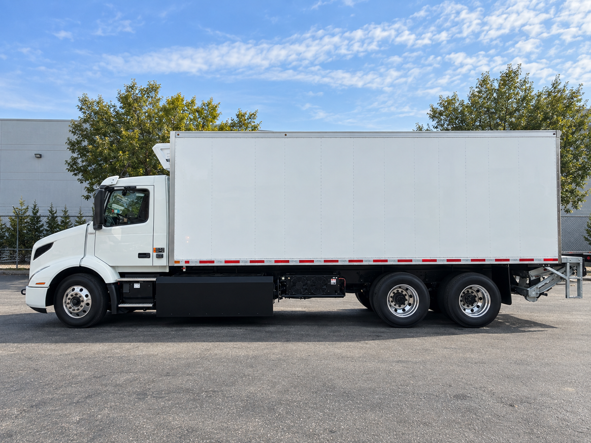 2027 Volvo VNR Electric — 455 HP | 375 kWh Battery | 53,200 GVWR | 261" Wheelbase-thumbmail-3